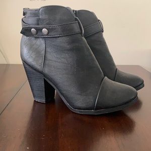 Black booties. Worn but good condition. Sz 8